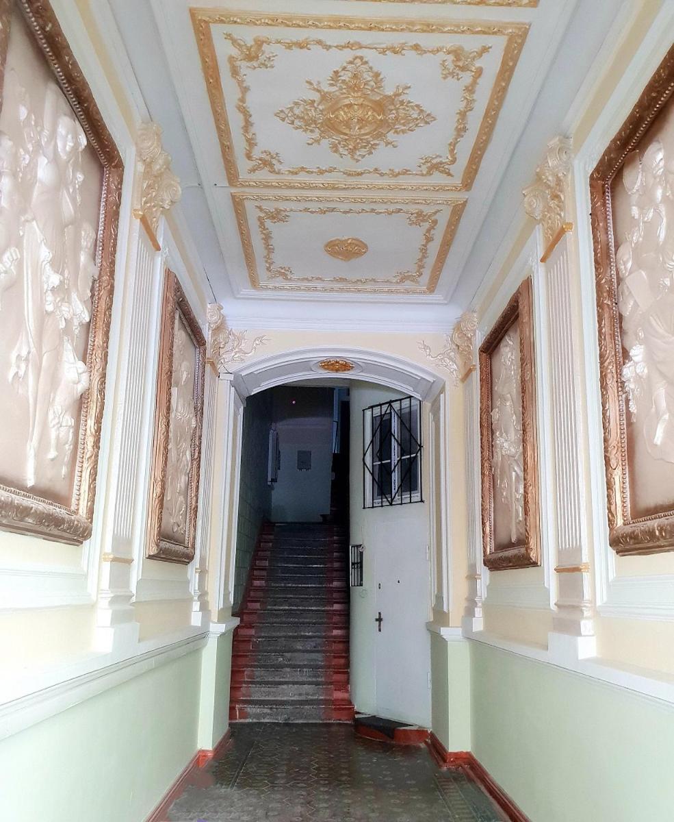 Central Apartment "Ameliya" 巴库 外观 照片